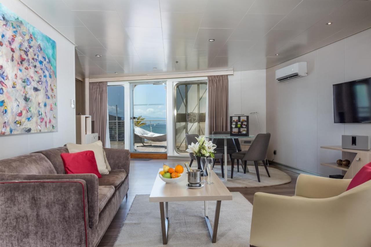 Sunborn Gibraltar Hotel Екстериор снимка